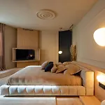La 4*