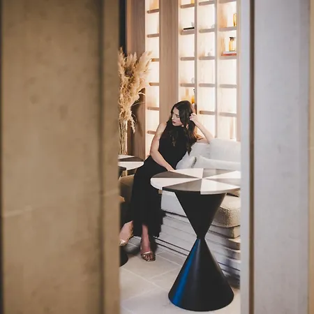 La Hotel